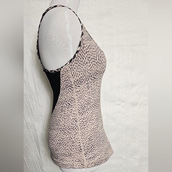 Like new LULULEMON DANCE TO YOGA TANK US 4 - Picture 16 of 17